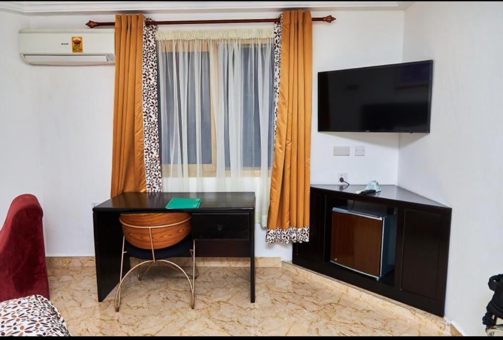 Royal Basin Resort Кумаси Экстерьер фото